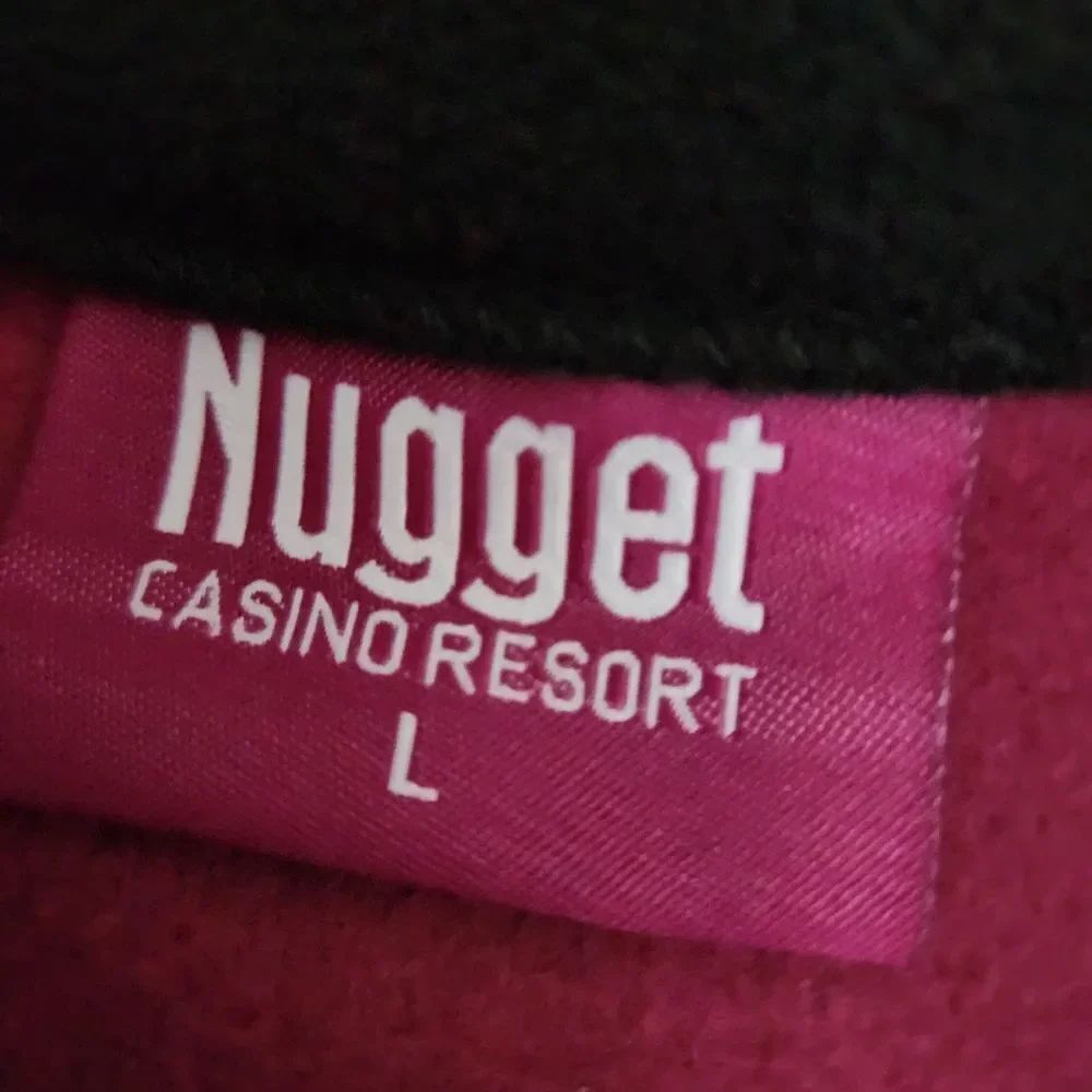 Nugget Casino Resort Unisex Magenta Fleece Vest Full Front Zip Zip Pockets Large - Picture 5 of 7